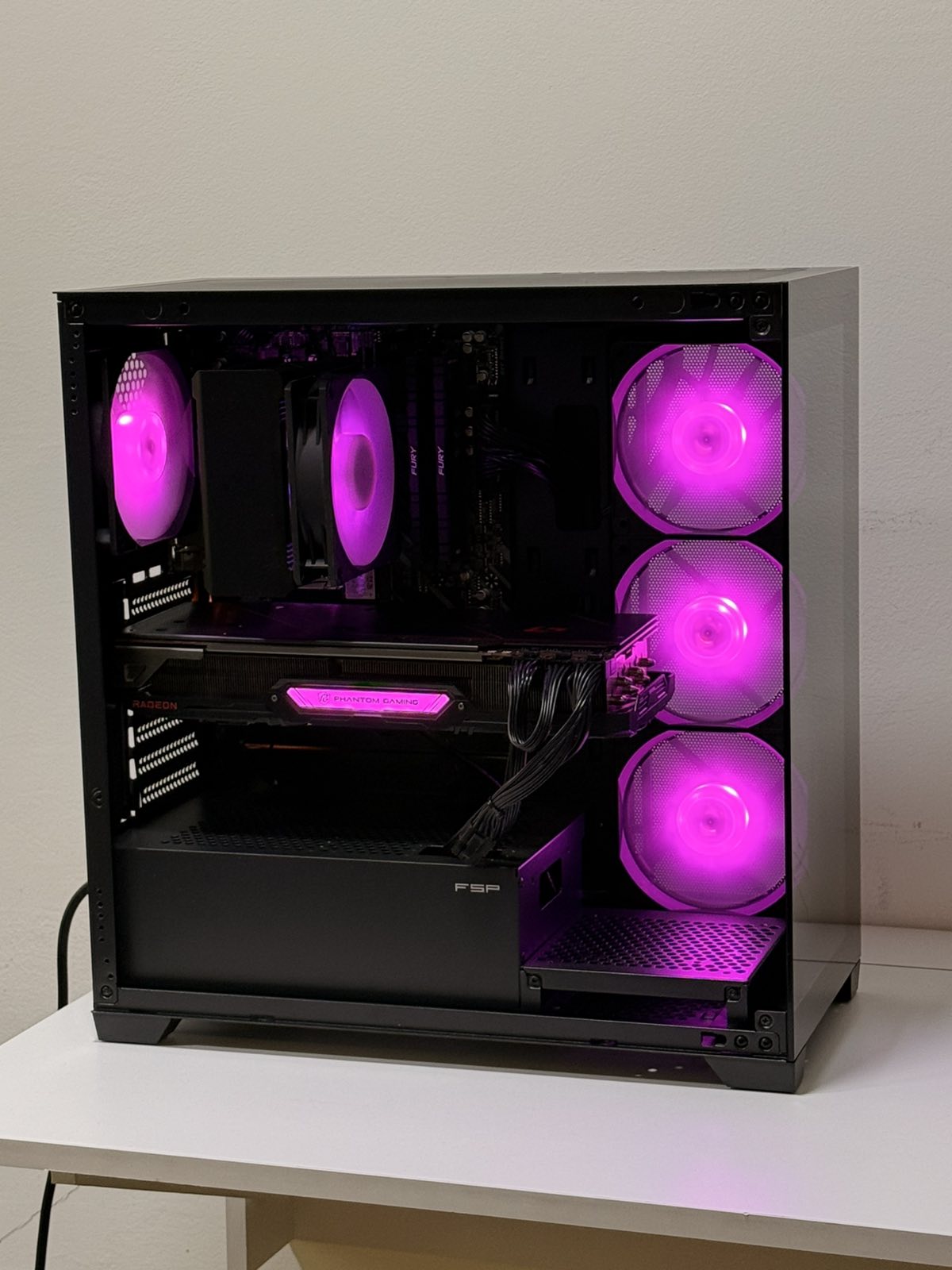 Продавам Gaming Конфигируција со Ryzen 7 5700X / RX 6800XT 16GB / 32GB RAM