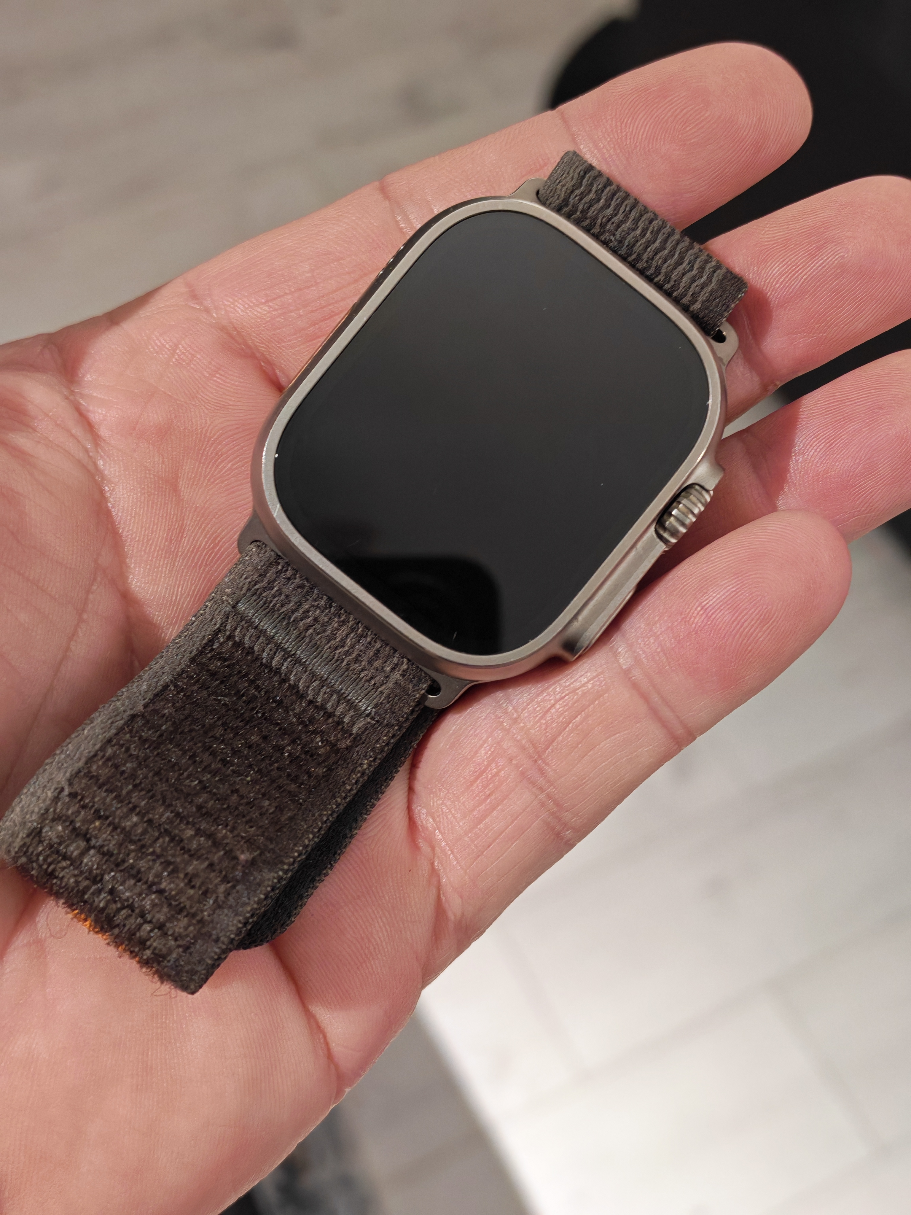 APPLE WATCH ULTRA 49MM (GPS/CELLULAR) A2684