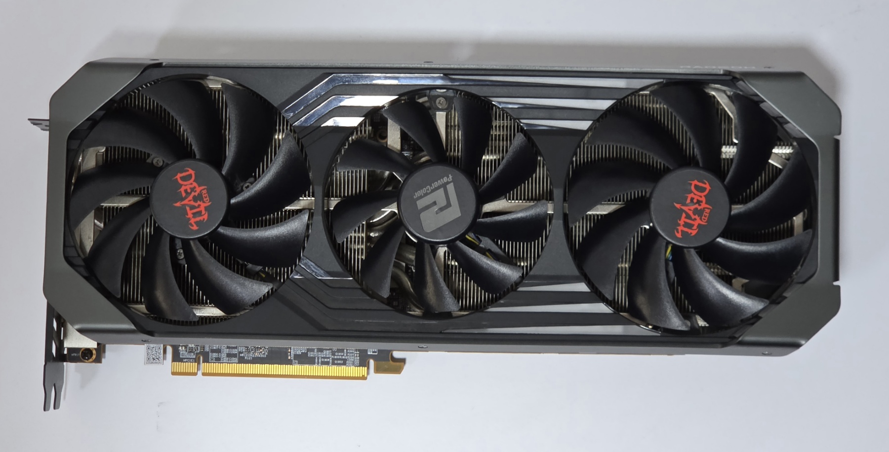 Продавам графички карти AMD RX 6900XT Ultimate 16GB RED DEVIL