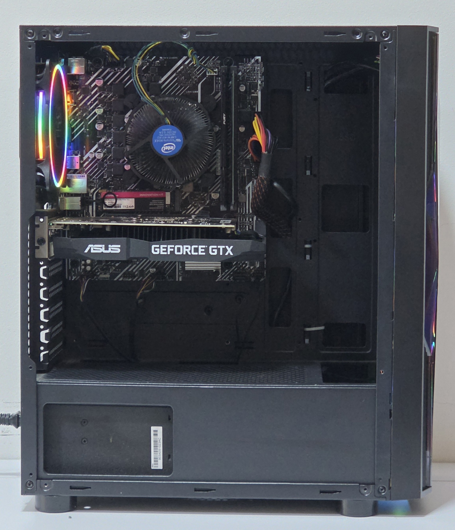 Продавам половна конфигурација Intel Core i5 10400F +GTX 1650 4GB