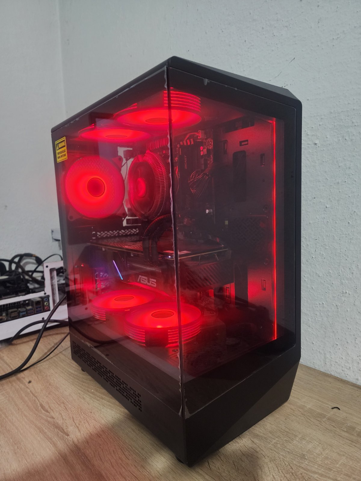 Se prodava pc : Ryzen 3100, 5600xt 6gb, 16gb ram, 500gb ssd, 750w psu.