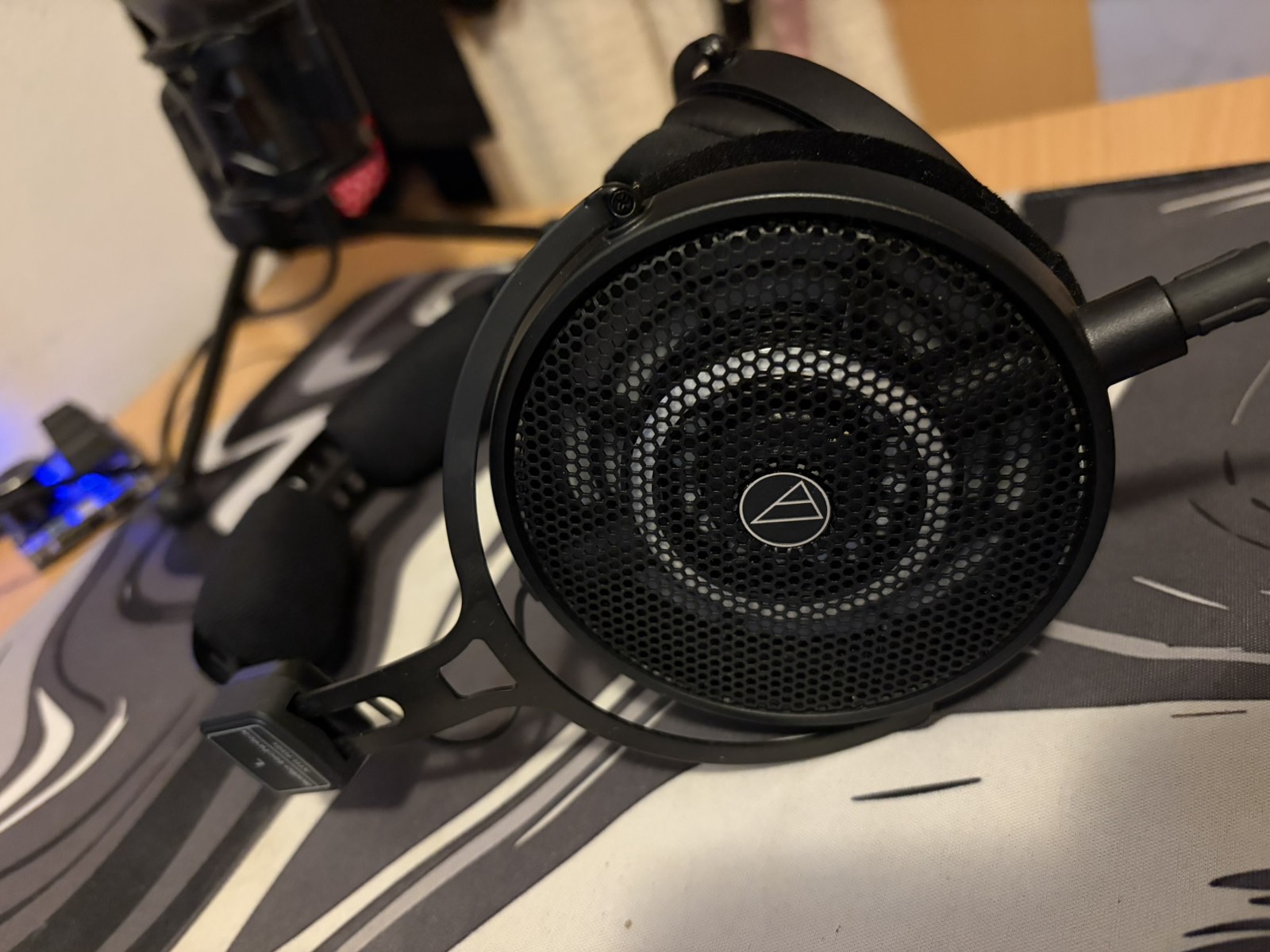 se prodavaat Audio-Technica ATH-R50x slusalki