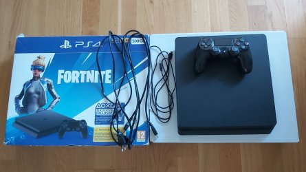 Продавам Sony PlayStation 4 Slim 500GB
