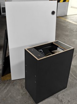 Продавам канцелариско биро 140х90