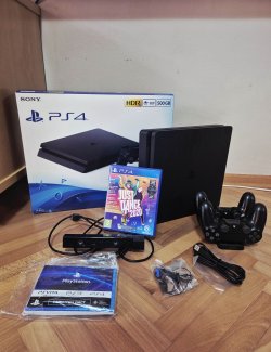 Продавам PS4 Slim 500GB - Одлична состојба