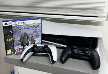 PS5 BluRay + 2x DualSense + игри