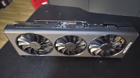 Продавам половна графичка карта XFX Speedster Merc 319 Radeon RX6900XT 16 GB