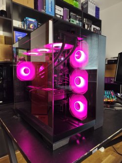 Продавам нови Gaming Конфигурации Ryzen 7 7800X 3D + RTX 5070 12GB