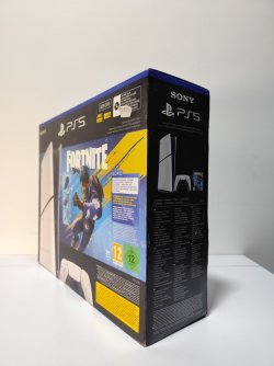 Продавам половен PlayStation 5 Console Digital Edition Fortnite Bundle со 1 контролер