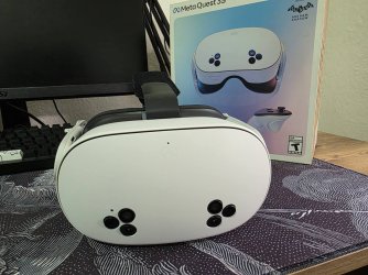 Се продава Quest 3s VR headset
