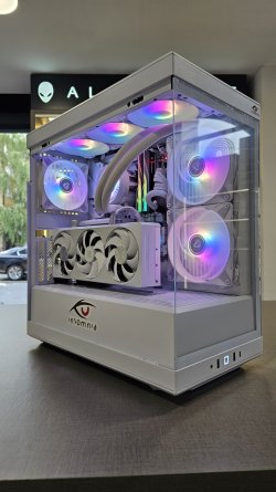 Insomnia Arctic Y Mini: B850, Ryzen 7 9800X3D, 32GB DDR5-6000, RTX5080, 2TB Gen. 4