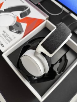 Steelseries Arctic Pro Wireless + Gamedac (White)