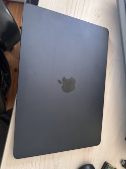 Apple Macbook M4 Air 16GB/ 250GB kompletno pakuvanje. Evtino