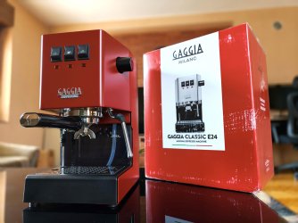 Нов кафемат GAGGIA CLASSIC E24 (cherry red)
