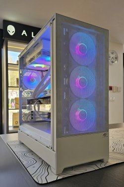 Insomnia Arctic Blizzard 3 XT: X870, 9800X3D, 32GB DDR5-6000, RTX 5080, 2TB Gen. 5