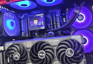 AMD GAMING MONSTER (Ryzen 7 9800X3D + RX 9070XT + 64GB DDR5)