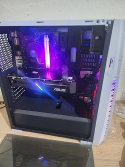 Desktop pc: i3 10 gen, 2x8GB ram ddr4 , gpu 5600xt 6gb